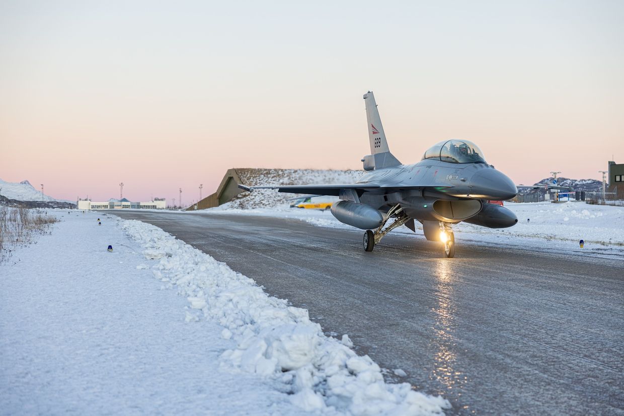 F-16s for Ukraine: When will they arrive and what can they do?