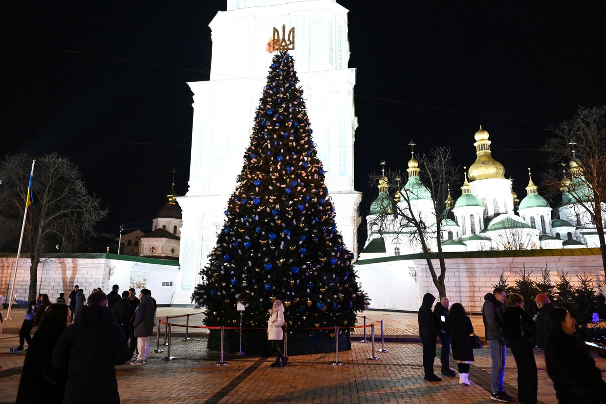 Ukraine celebrates New Year amid Russian drone attack (PHOTOS)