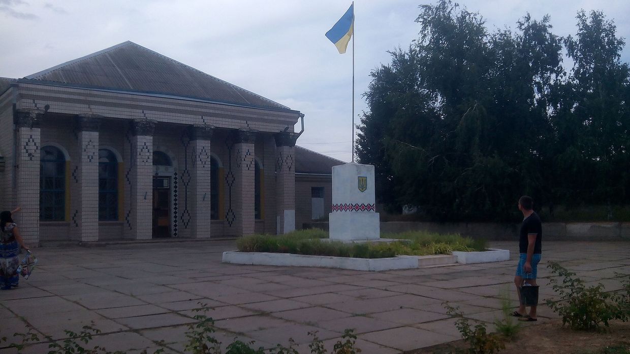 Russian missile strike against Kherson Oblast enterprise kills 1 civilian, injures 1