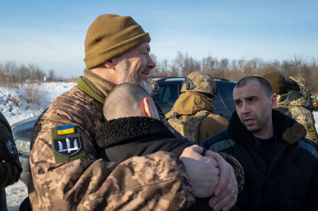 Zelensky: 207 Ukrainian prisoners return home from Russian captivity, almost half of them Mariupol defenders