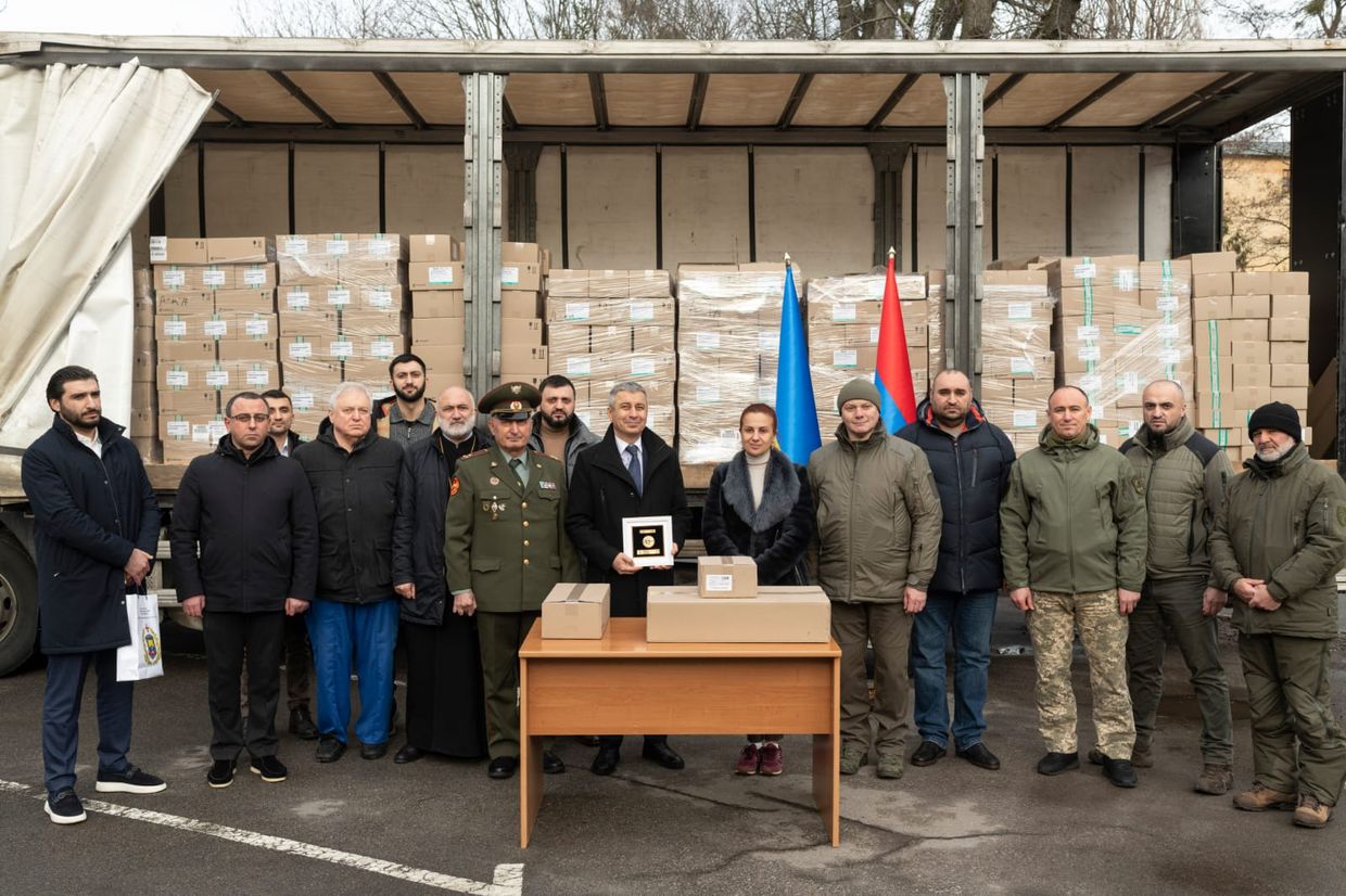 Armenia, Armenian community in Ukraine deliver 10 tons of medical equipment to Ukrainian military hospital