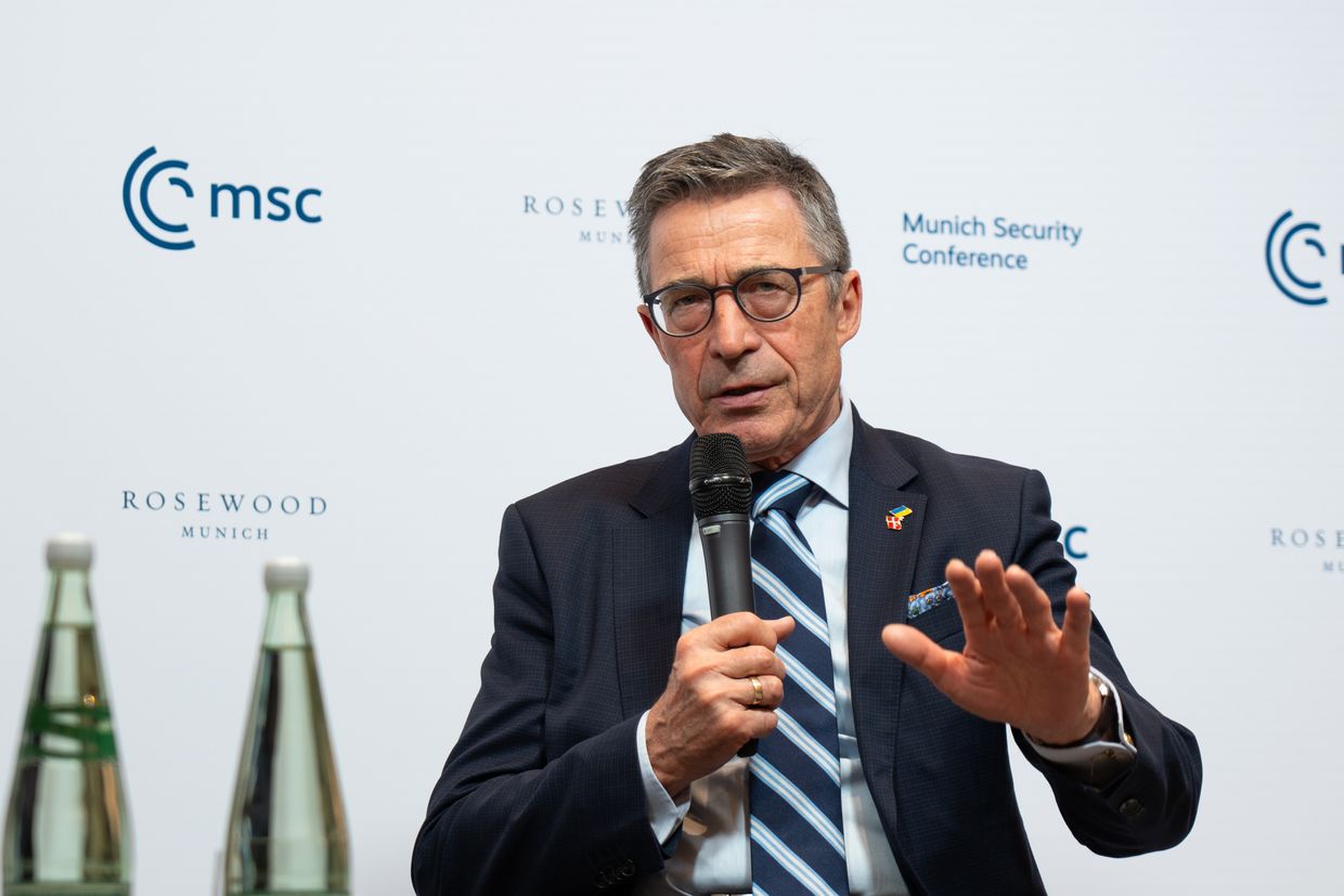 Ex-NATO chief: 'We need outside-the-box thinking' on providing Ukraine with arms