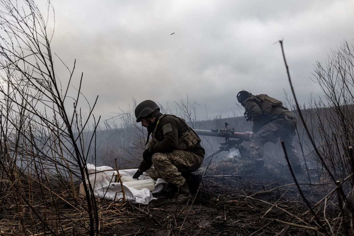 Ukraine reports heavy battles in Bakhmut direction as Russia pulls in reserves