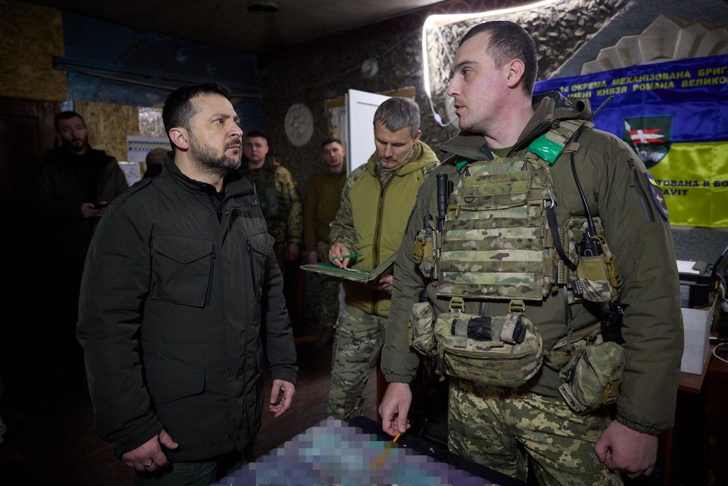 Zelensky visits front-line troops in Kupiansk sector
