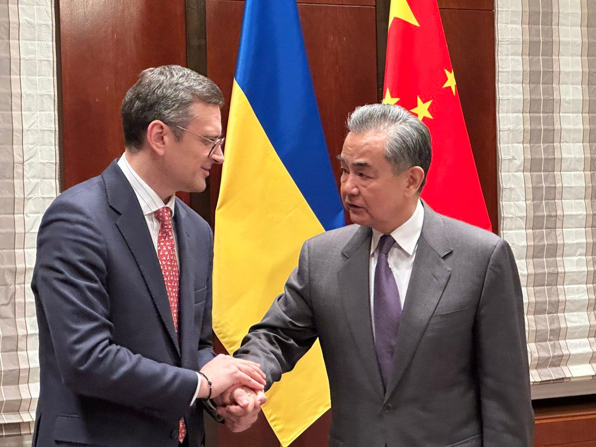 Kuleba meets with Chinese FM in Munich