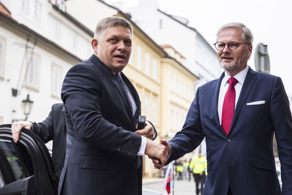 Czech-Slovak split over Ukraine grows as Prague 'postpones' consultations