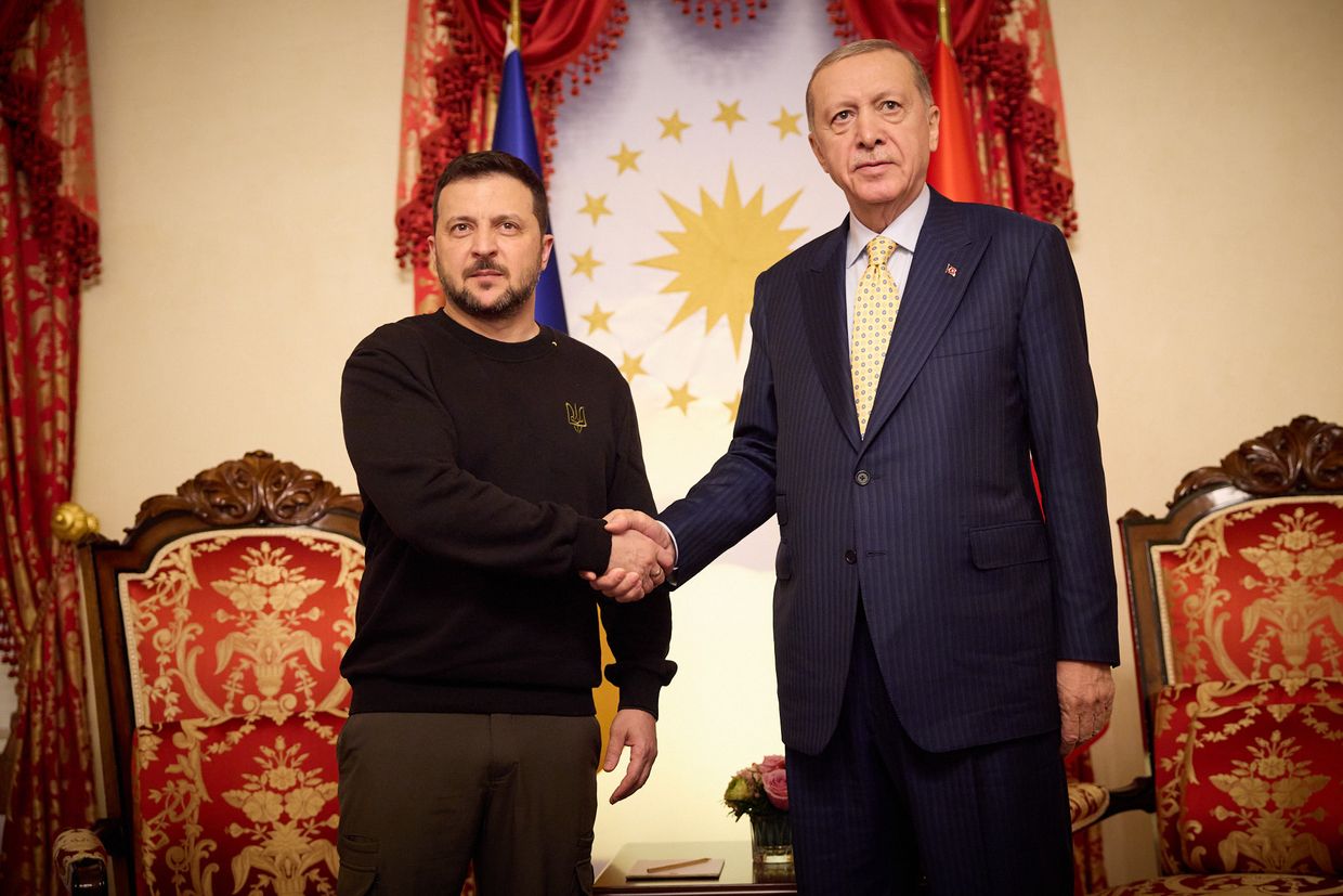 Zelensky arrives in Turkey, meets Erdogan