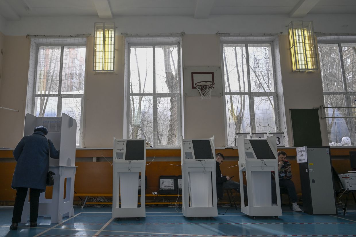 Media: At least 15 criminal cases opened on first day of Russian presidential election