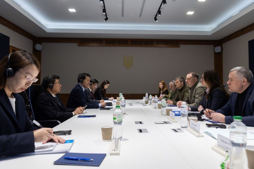 Top Chinese envoy visits Kyiv, meets Ukrainian officials