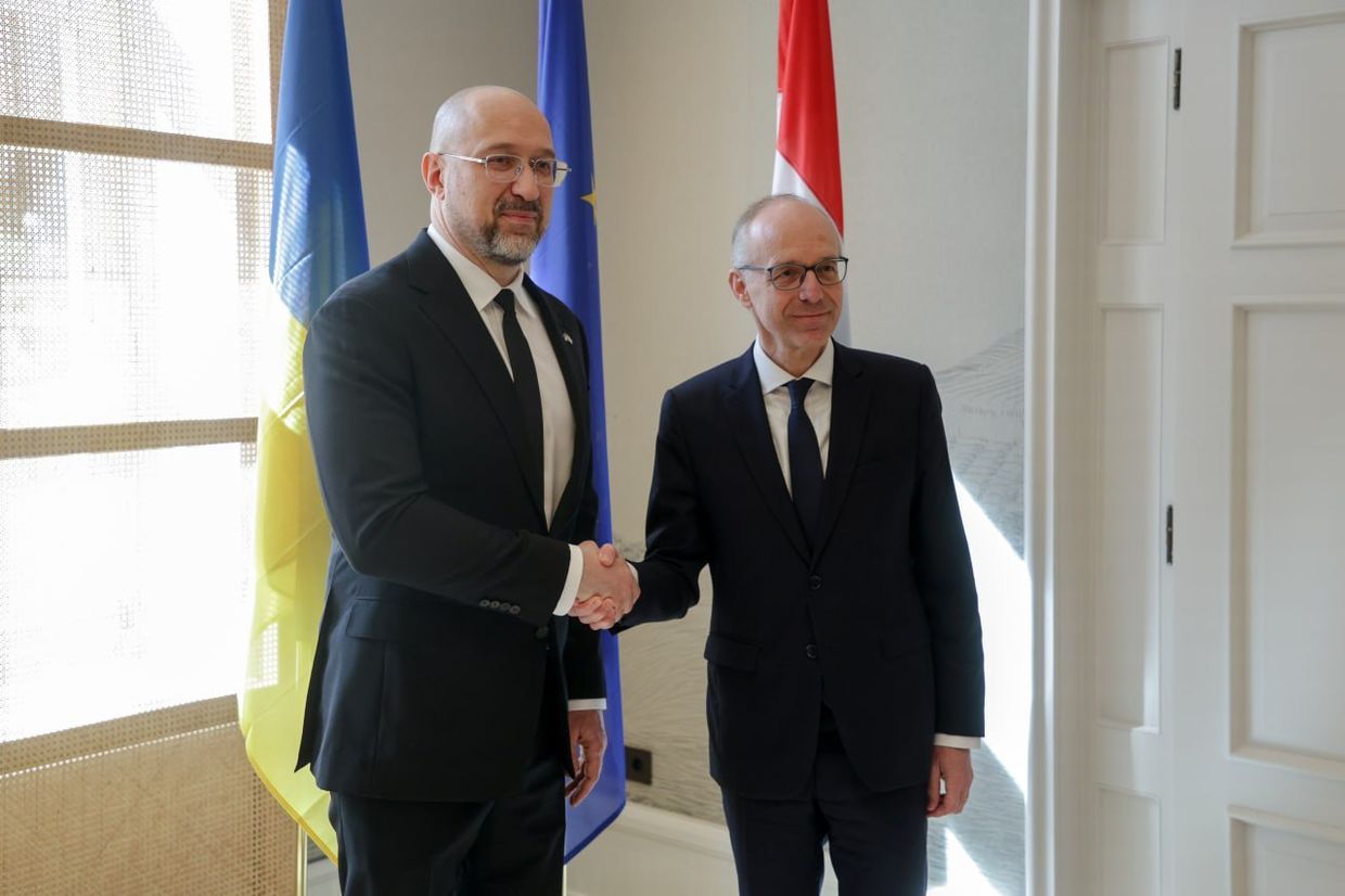 PM Shmyhal arrives in Luxembourg, meets with Luxembourgish counterpart