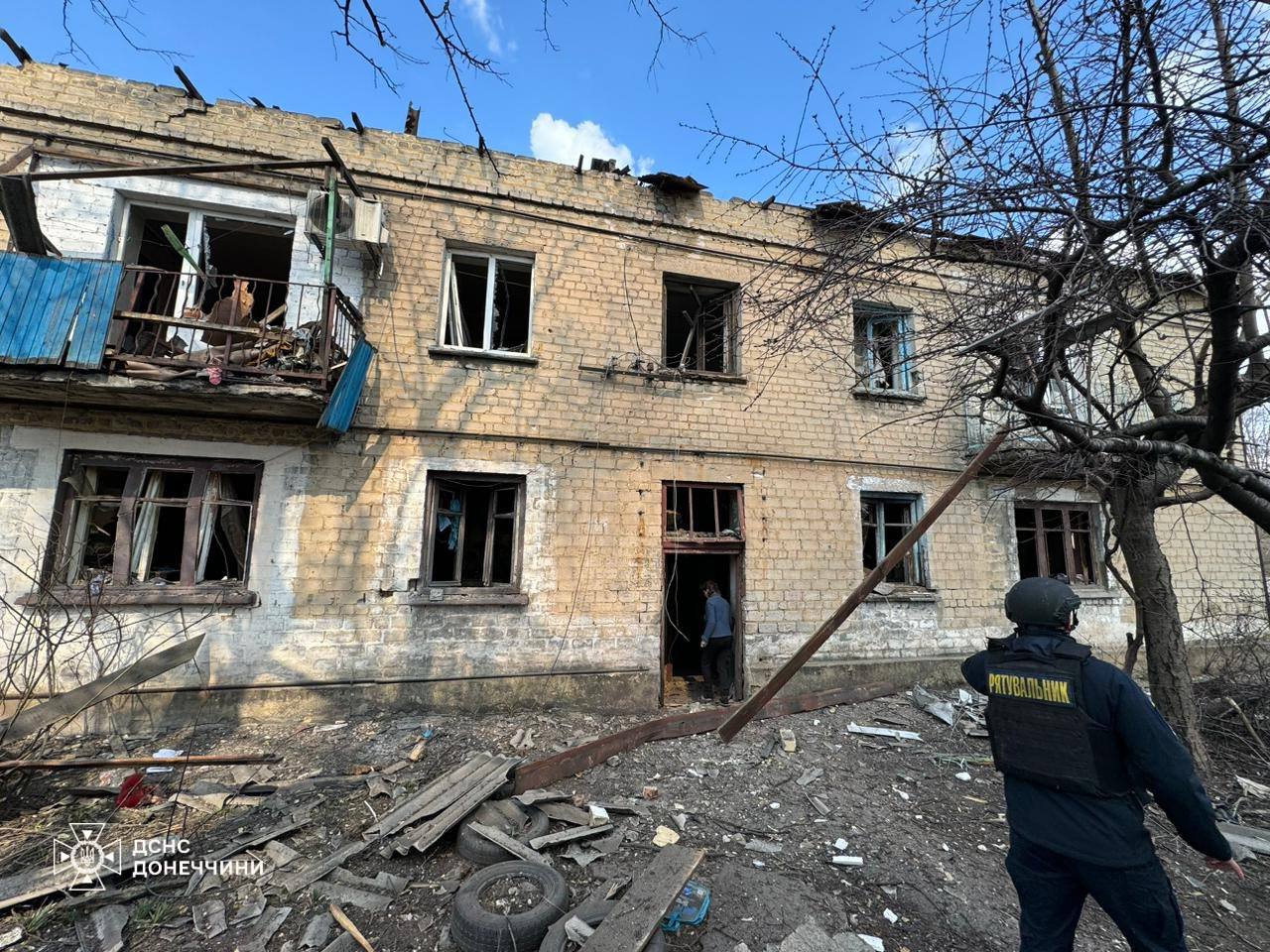 Russian attacks on Nikopol, Donetsk Oblast kill man, injure 3 civilians