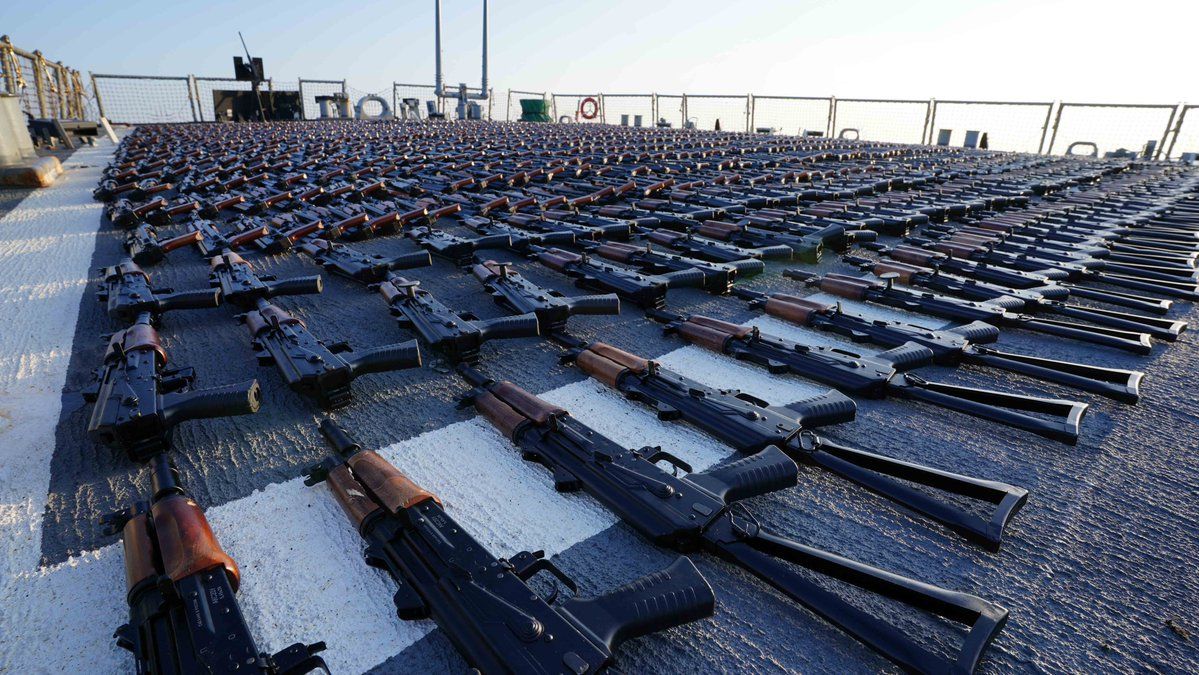 US delivers confiscated weapons to Ukraine