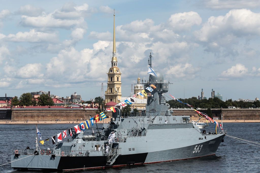 Українська розвідка заявила, що під Калінінградом загорівся російський ракетний корабель