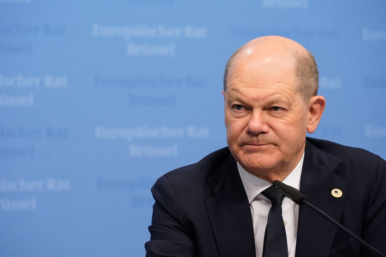 Scholz says his party's support for Ukraine is connected to its declining popularity