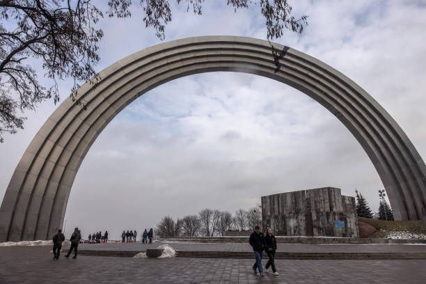 Culture Ministry removes historical status of Kyiv's Peoples' Friendship Arch, allows for dismantling