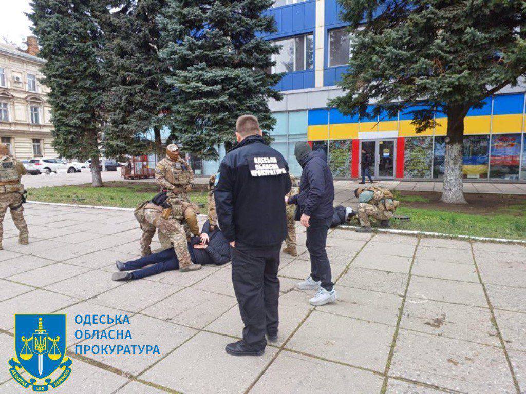 SBU reports uncovering 2 foreigners allegedly helping to prepare Russian attacks on Odesa military HQ
