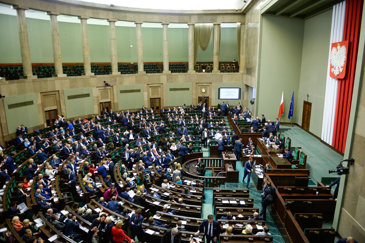 Polish parliament's lower house passes law amendments on Ukrainian refugees
