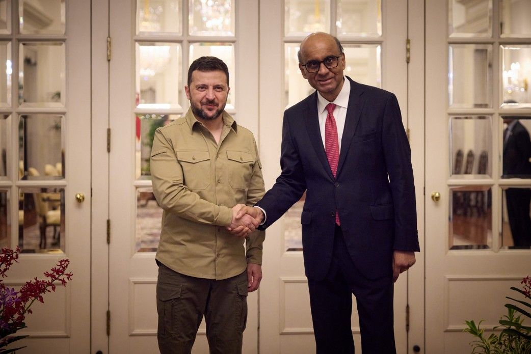 Zelensky meets with Singapore’s president to discuss bilateral relations
