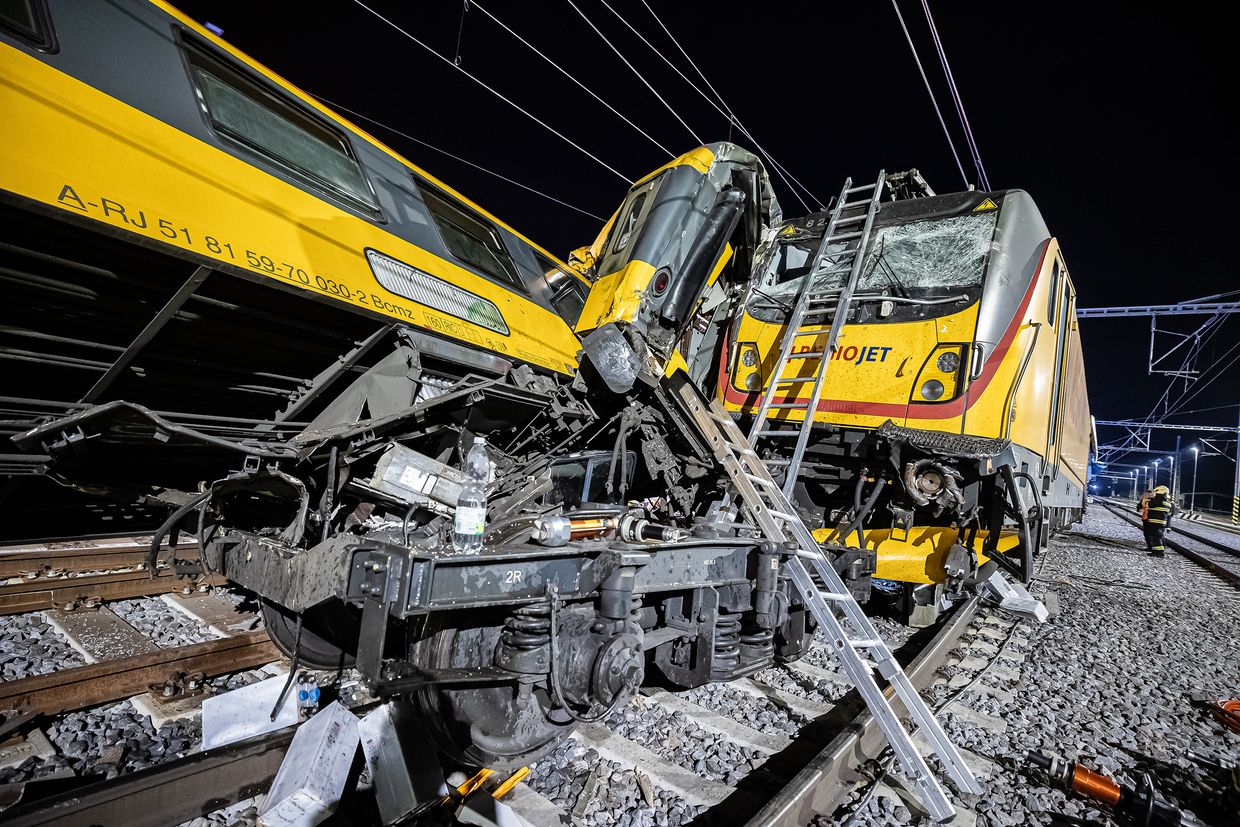 Updated: At least 2 Ukrainian women killed in train collision in Czechia