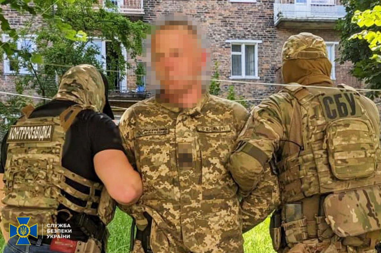 SBU detains alleged Russian 'mole,' accuses him of revealing sensitive Belarus border info
