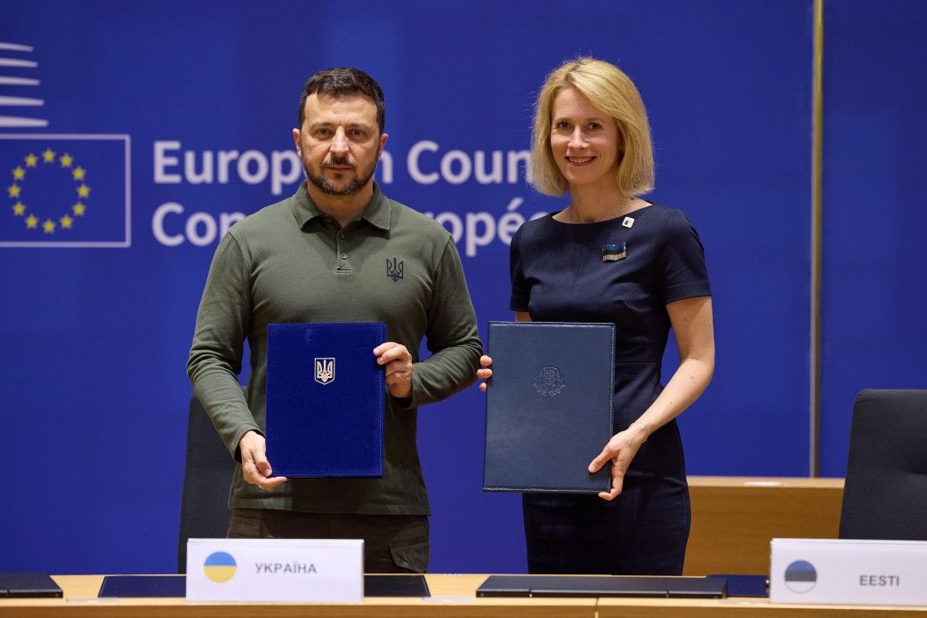 Ukraine signs long-term security deals with Estonia, Lithuania