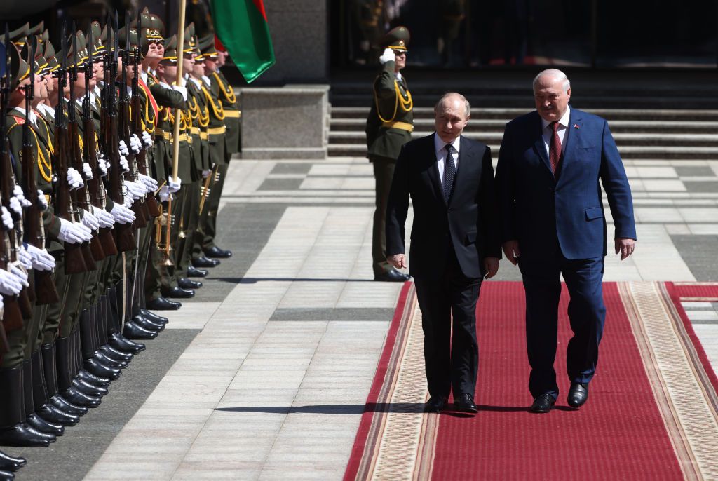 Belarus Weekly: Putin, Lukashenko meet in Minsk; Yanukovych's plane spotted in Homel