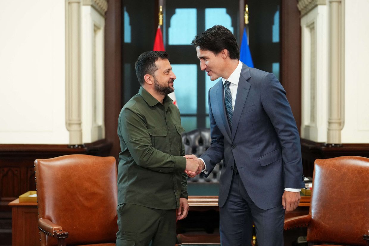 Ukrainian President Volodymyr Zelensky shakes hands with Canadian Prime Minister Justin Trudeau at Parliament Hill in Ottawa, Canada, on Sep. 22, 2023. 