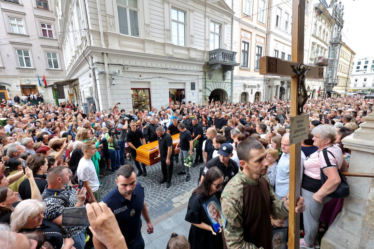 Thousands mourn slain ex-MP at memorial service in Lviv