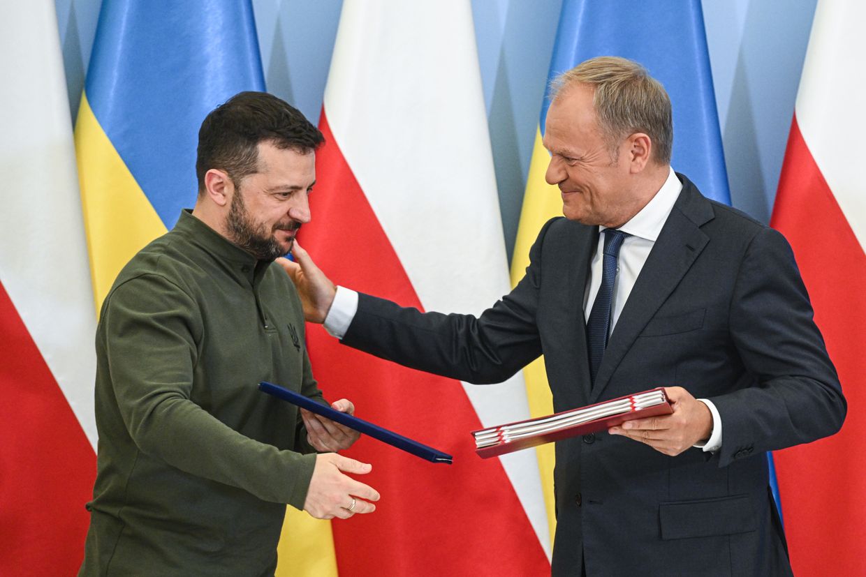 Poland's Prime Minister, Donald Tusk and the president of Ukraine, Volodymyr Zelensky sign a cooperation agreement on the security 