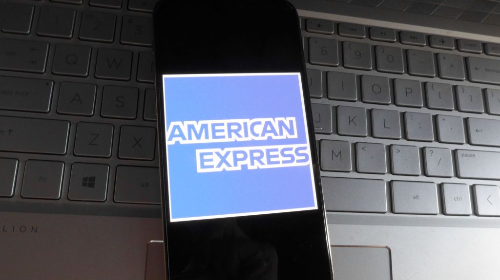 Russia revokes banking license of American Express subsidiary