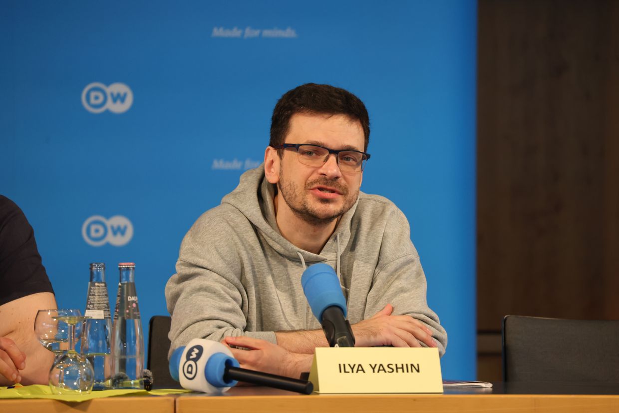 Released in prisoner swap, Ilya Yashin vows to return to Russia