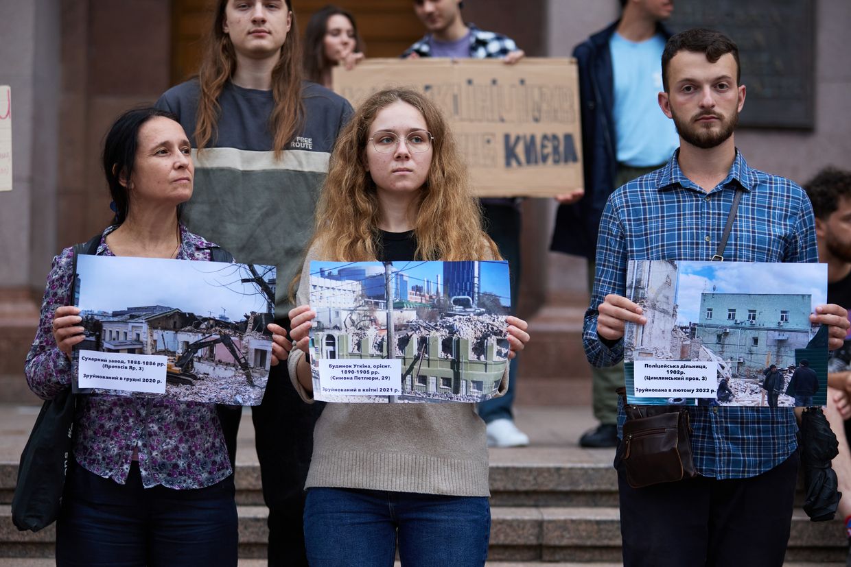 Ukrainian activists of the ‘Spadshchyna’ group demonstrate at the Kyiv City State Administration for the preservation of historical buildings and architectural monuments