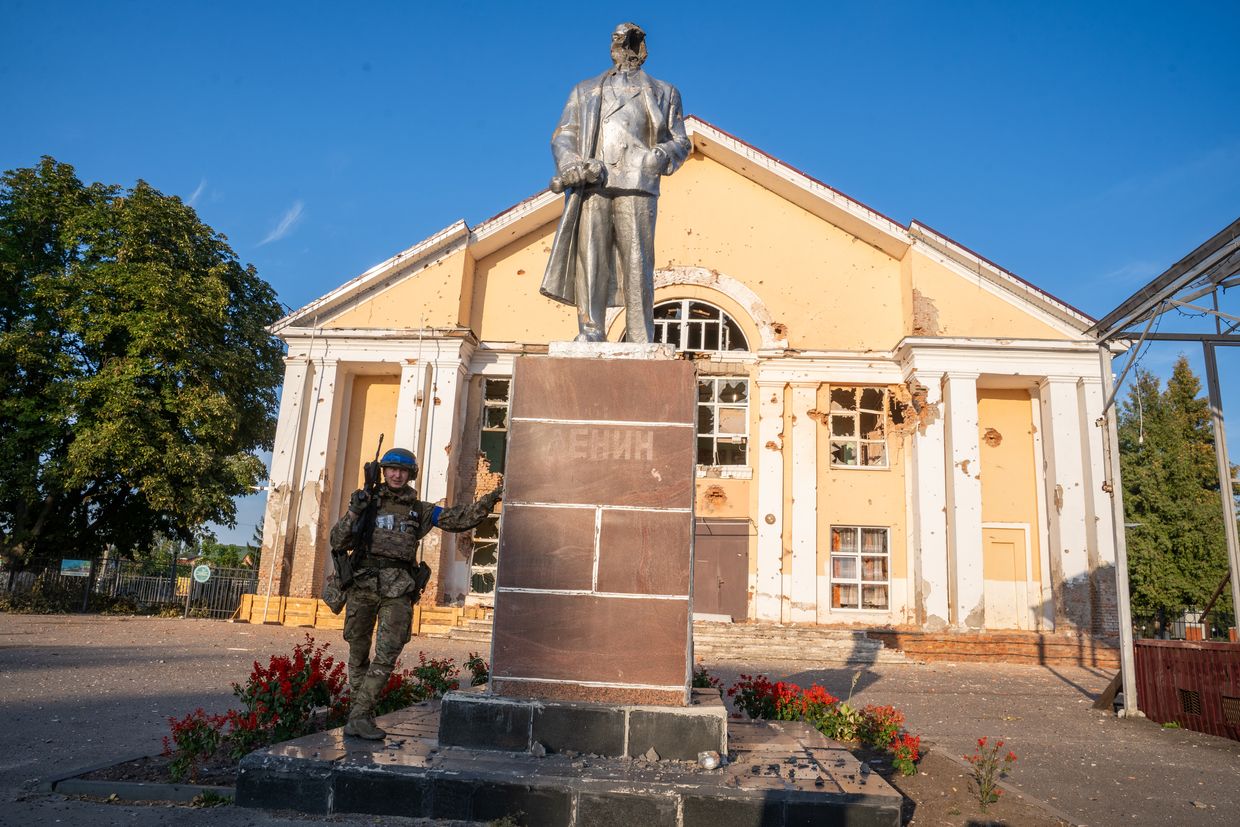 Russia faces 'difficult fight' to retake territory in Kursk Oblast, deputy CIA director says