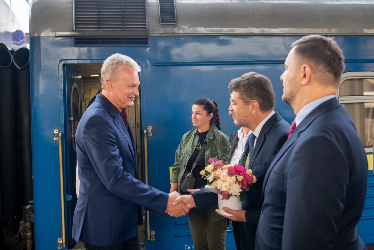 Lithuanian president, other leaders arrive in Kyiv ahead of Crimean Platform