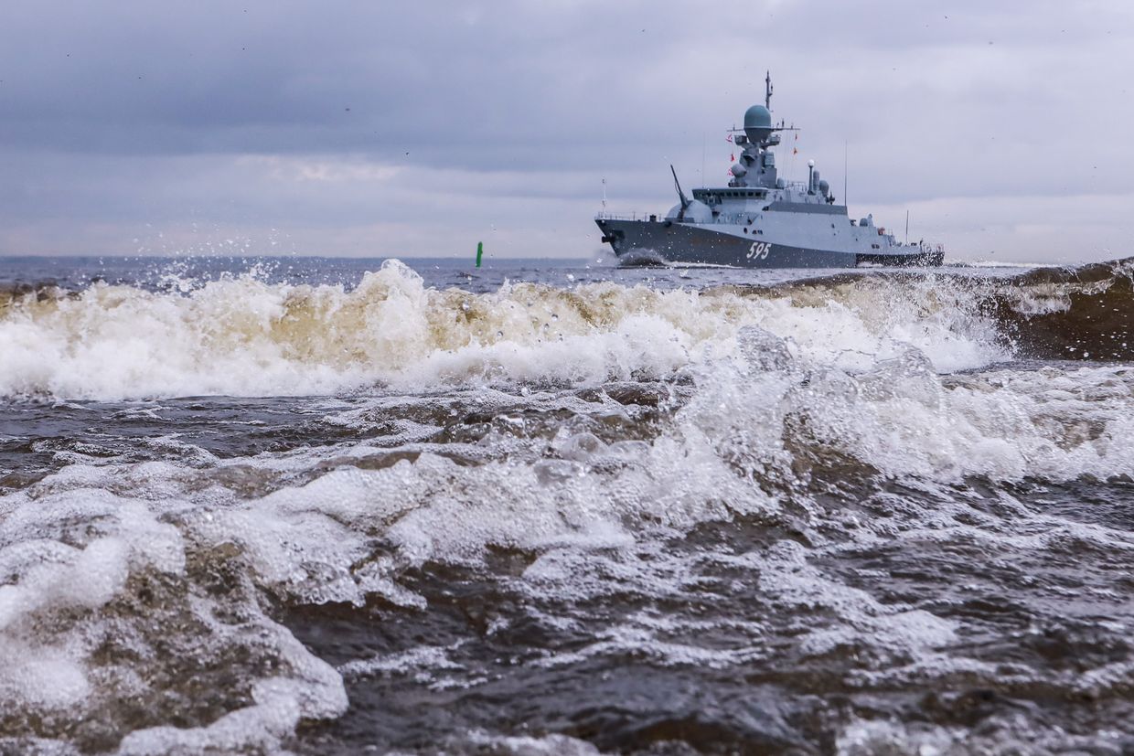 A Russian naval ship takes part in the rehearsal of the Naval Parade in the morning in St. Petersburg