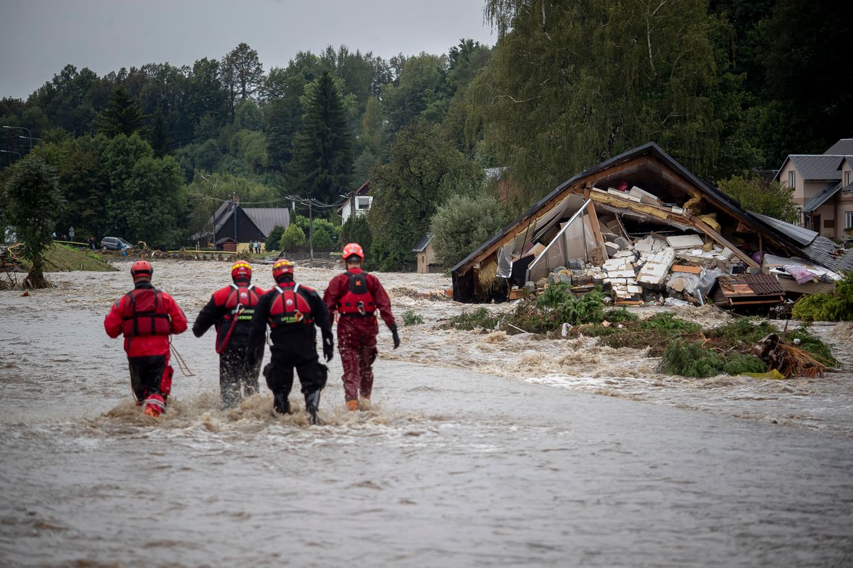 Ukraine offers neighbor countries help with deadly floods