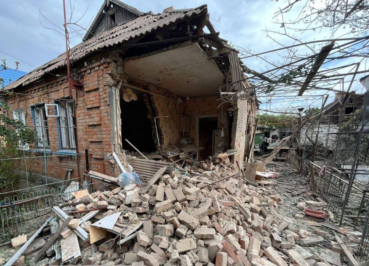 Russian attack on Nikopol kills 16-year-old girl, injures 3