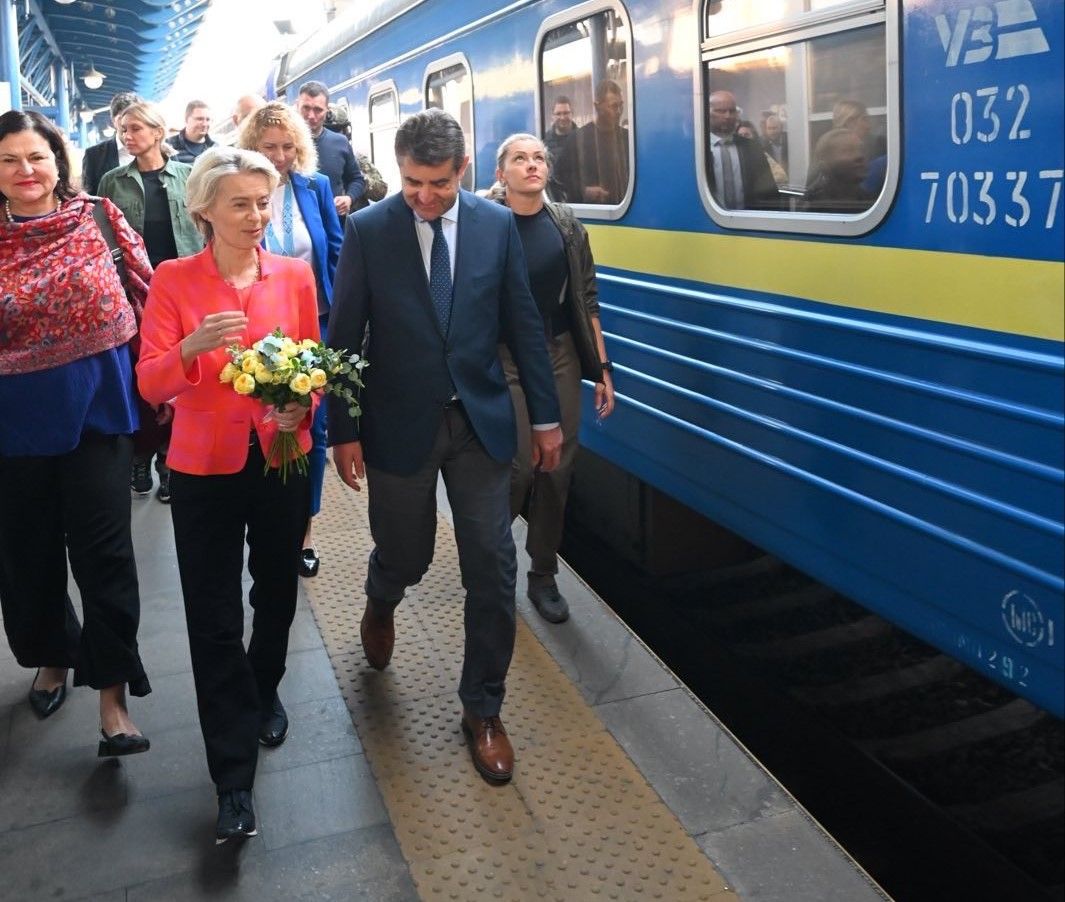 Von der Leyen arrives in Kyiv to discuss Ukraine's energy needs with Zelensky