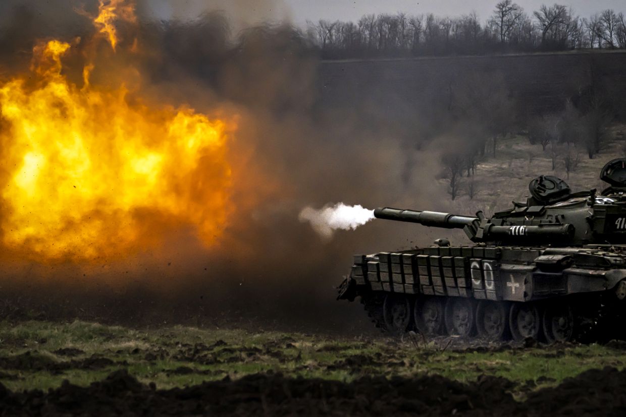 A Ukrainian tank opens fire during firing practice at special shooting range near the frontline area amid Russia-Ukraine war, in Zaporizhzhia, Ukraine 