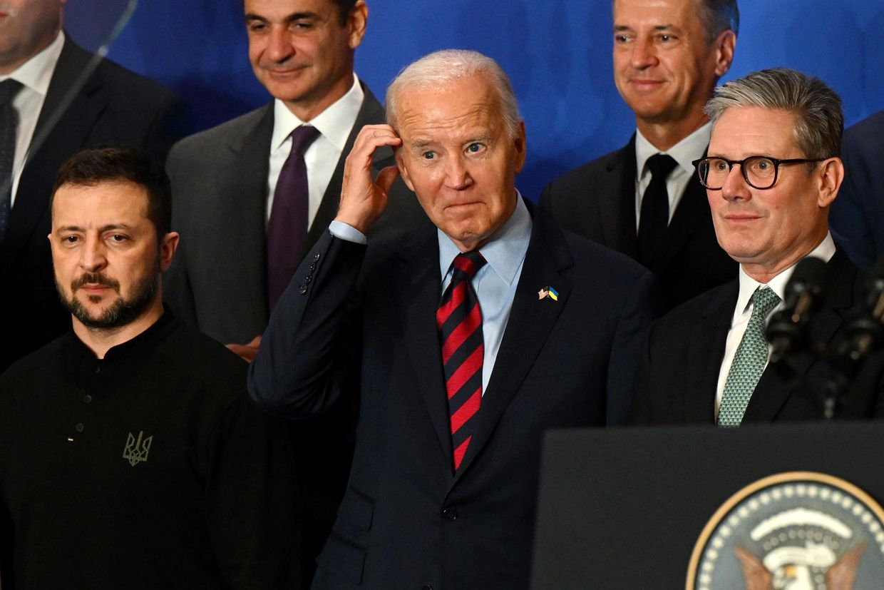 Zelensky (L), U.S. Biden (C), and UK’s Starmer (R) pose at an event during the UN Assembly in New York on Sep. 25, 2024.