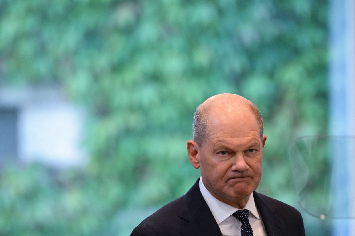 Germany's Scholz hoping for phone call with Putin, Zeit reports