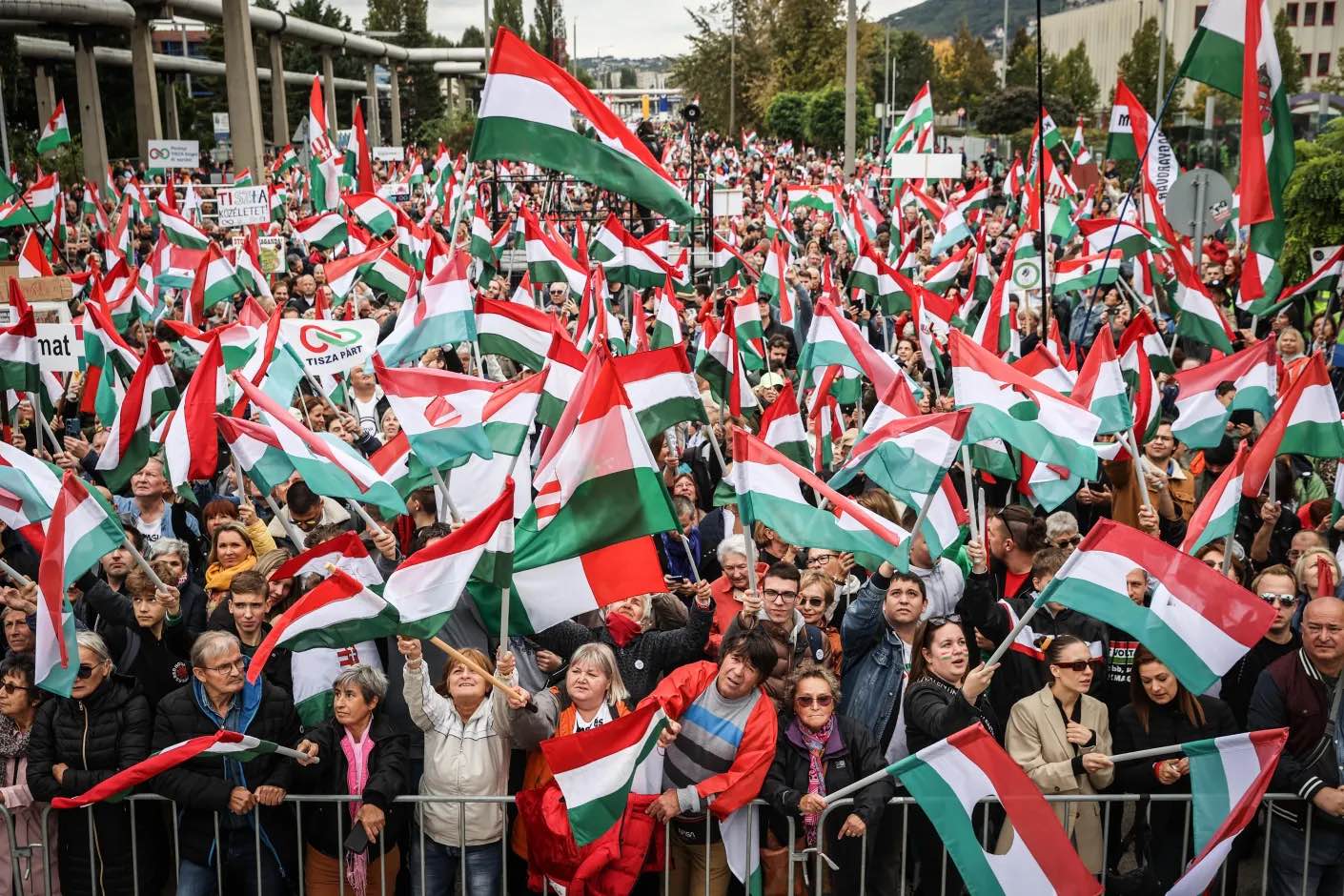 Hungarians protest 'ruling party propaganda,' demand more media freedom