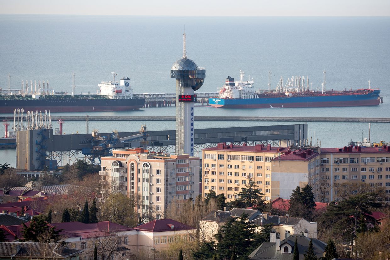 London unable to retrieve UK-licensed arms used to protect Russian oil tankers, Bloomberg reports