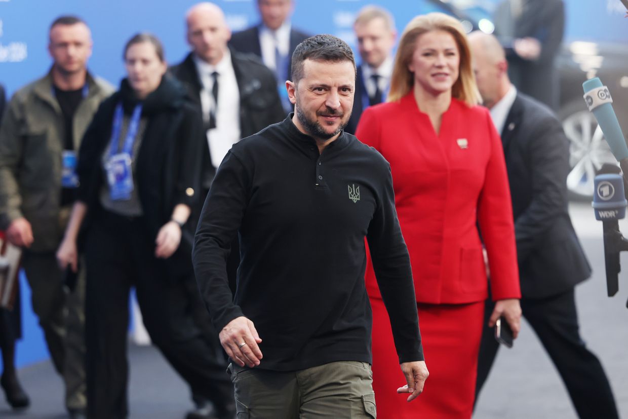 Zelensky arrives in Hungary for European Political Community Summit