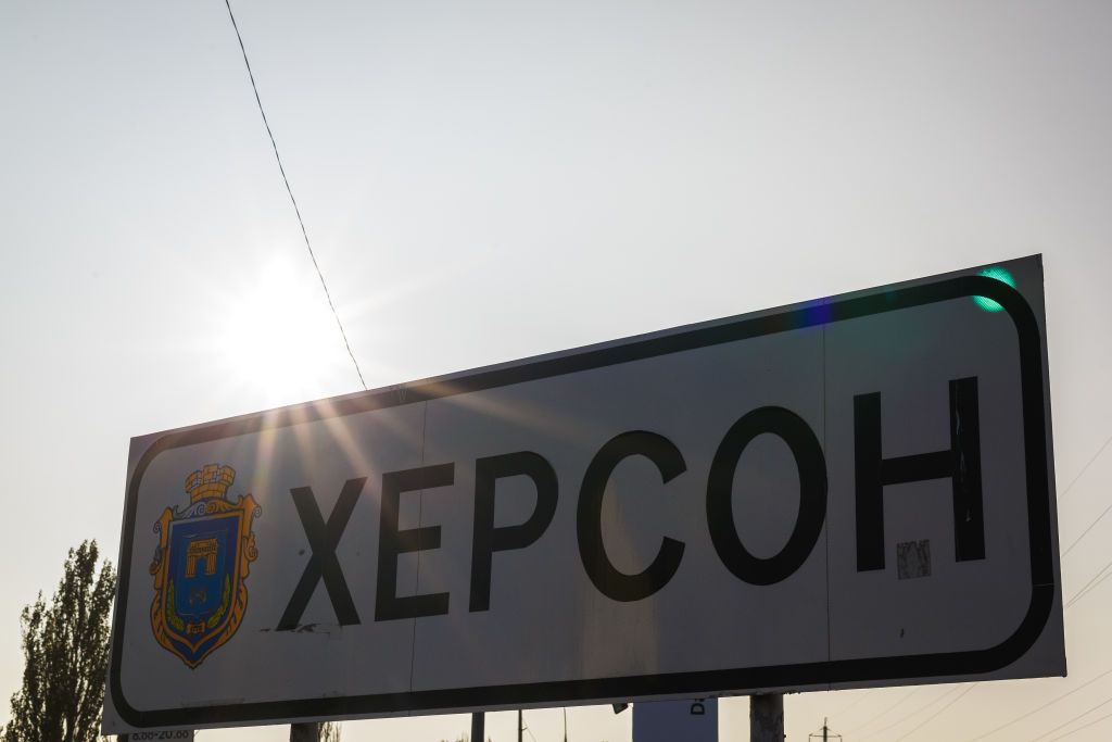 Russian shelling in Kherson Oblast injures 8, including 2 teens