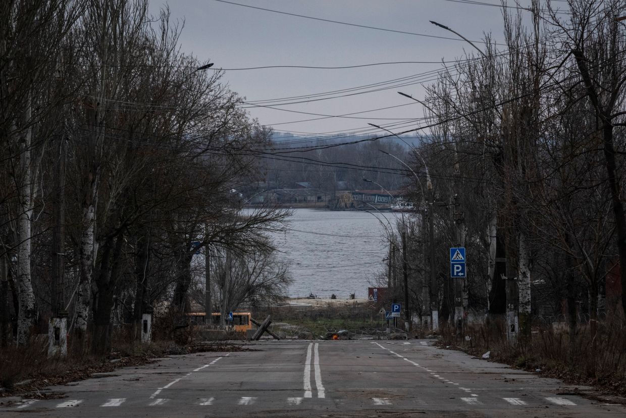 On a forgotten part of the front line, Russian forces mass for assault on Dnipro islands