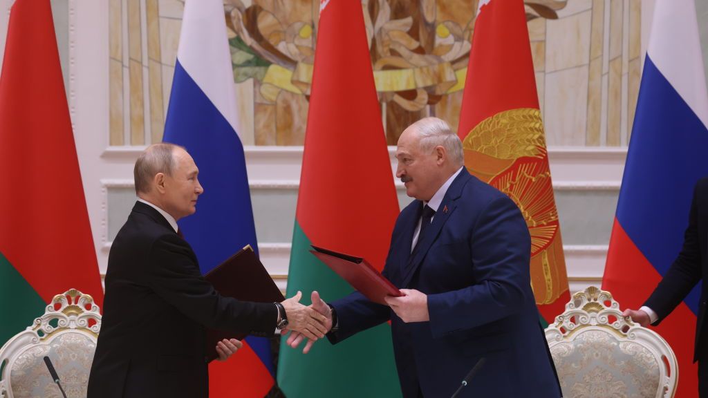 Belarus Weekly: Putin, Lukashenko sign security treaty, promise Oreshnik deployment in Belarus