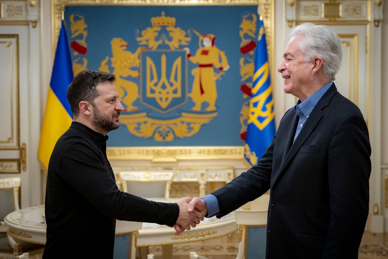 Zelensky meets with CIA director in Kyiv