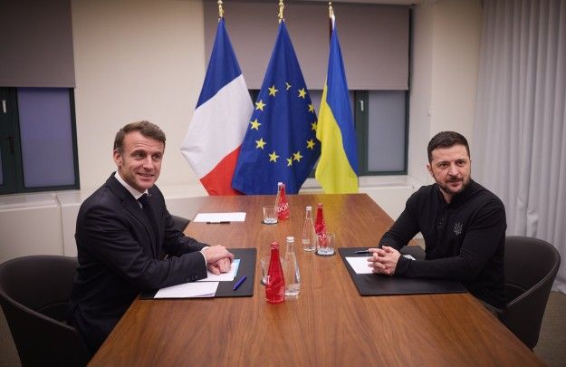 Zelensky, Macron discuss possibility of peacekeeping force in Ukraine