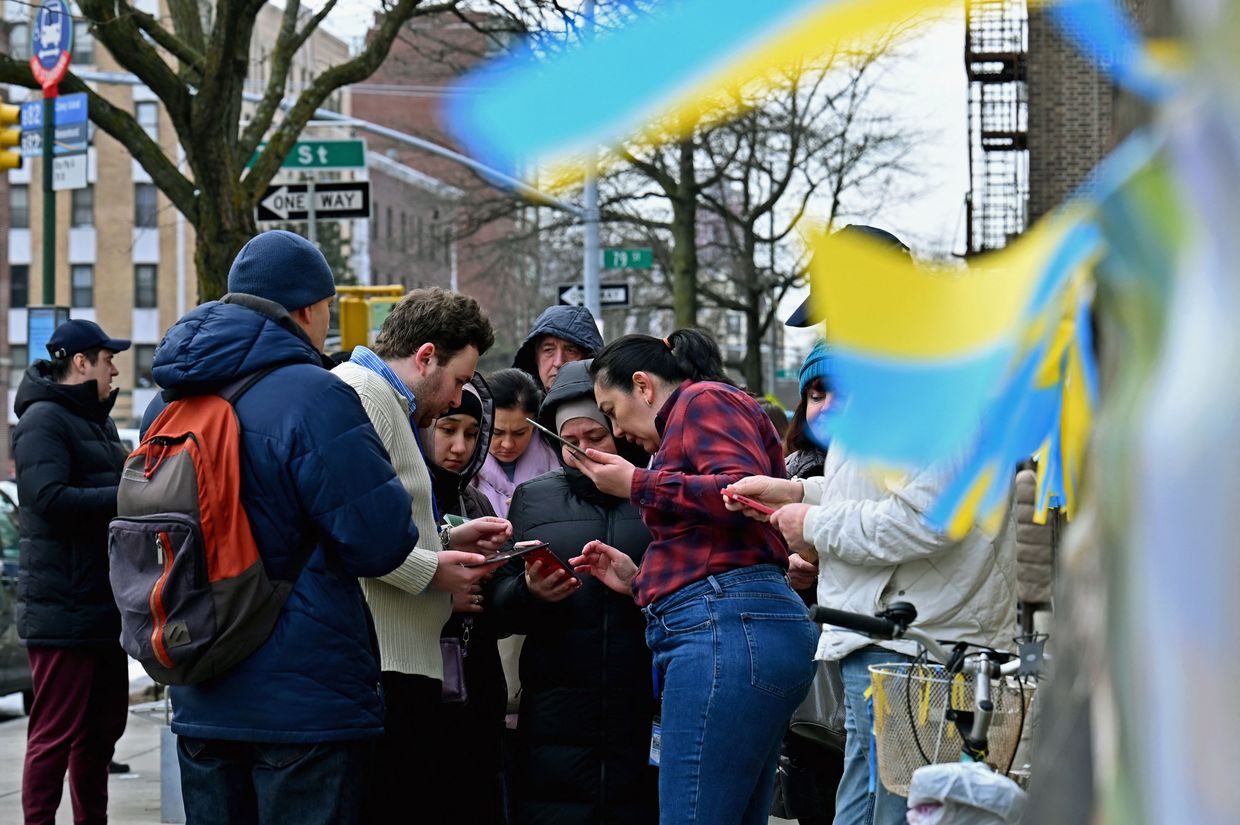 US suspends Ukrainian refugee program after Trump's immigration order